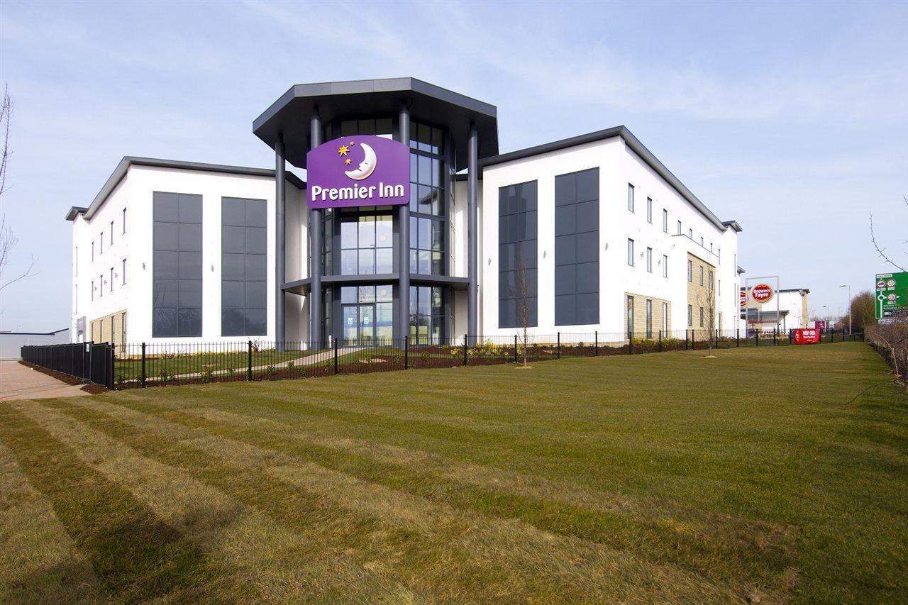 Premier Inn Bicester Exterior foto