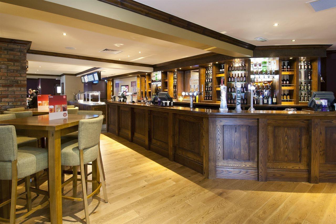 Premier Inn Bicester Exterior foto