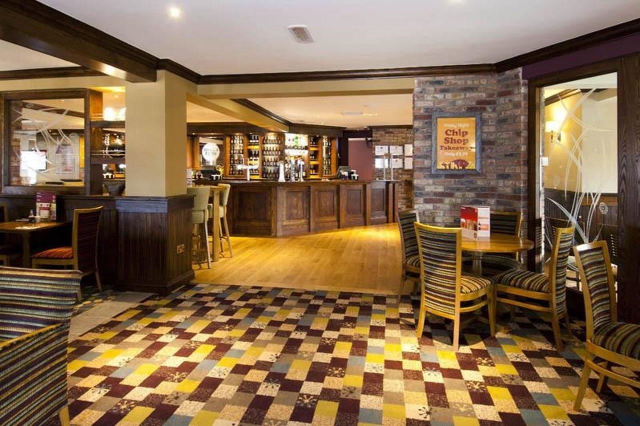 Premier Inn Bicester Exterior foto